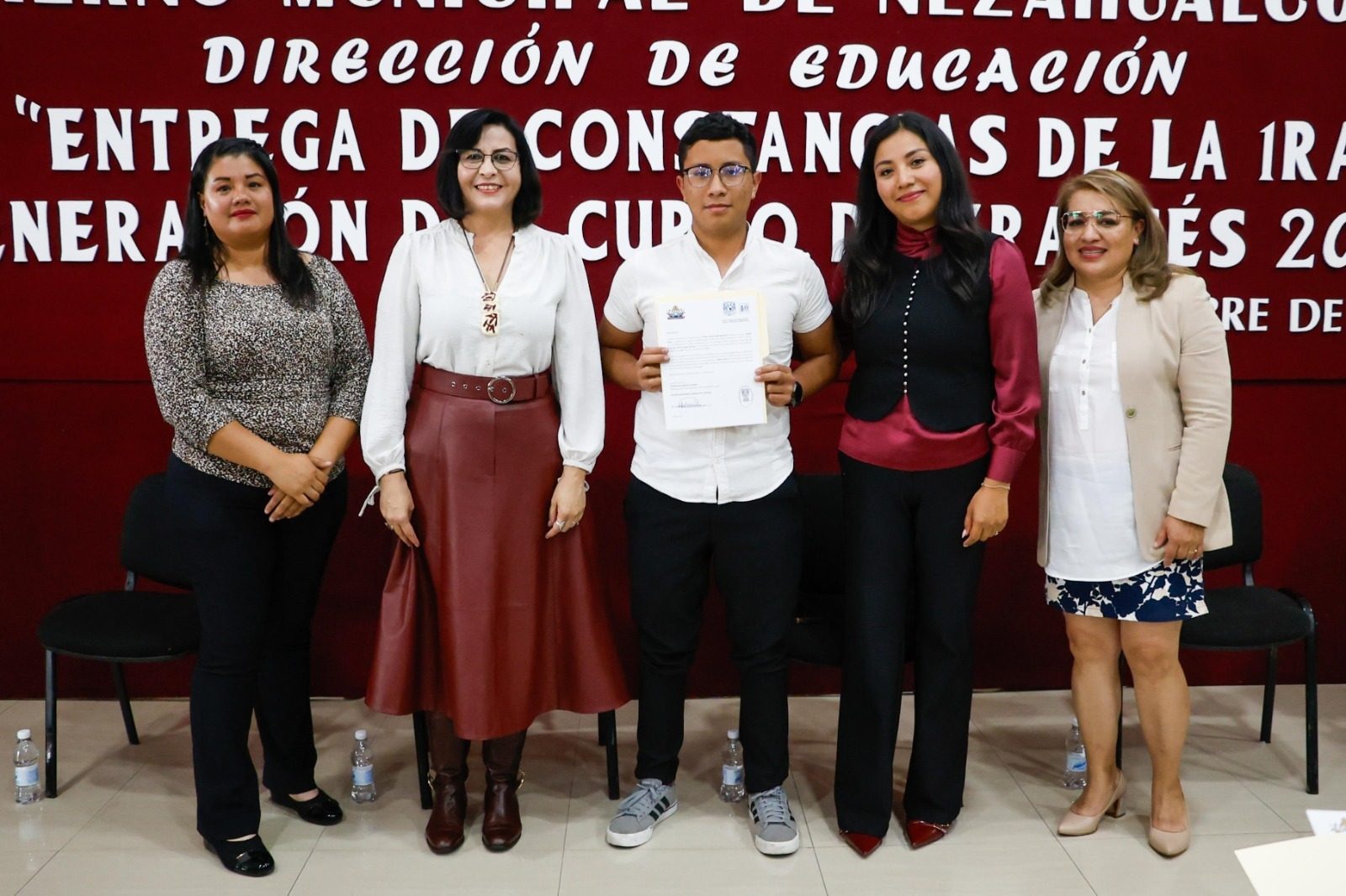 Se gradúa la primera generación de francés de la Escuela Municipal de Idiomas de Nezahualcóyotl
